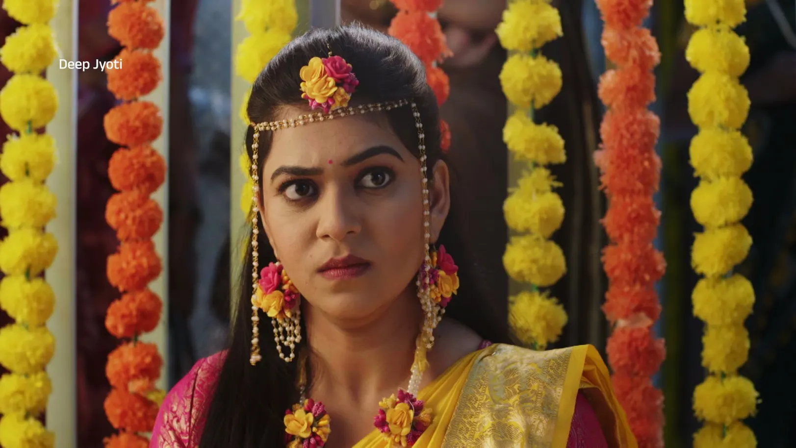 Deep and Jyoti Share a 'Haldi' Moment Deep and Jyoti Share a 'Haldi' Moment