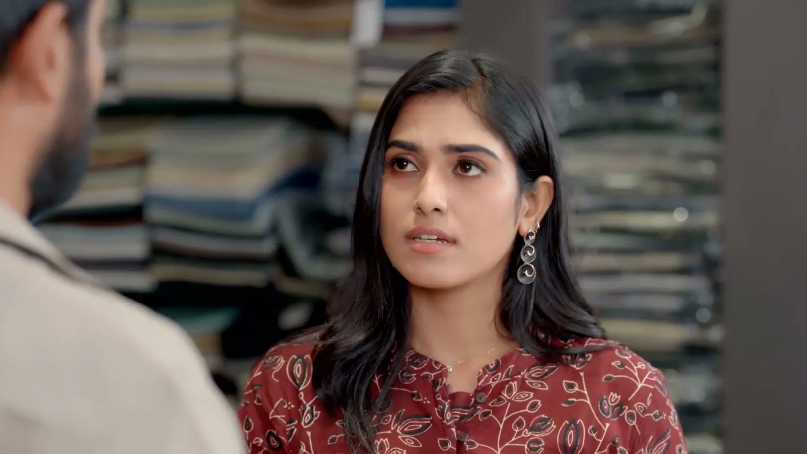 Reshma Selects Clothes for Siva 19th June 2026 Webisode Reshma Selects Clothes for Siva 19th June 2026 Webisode