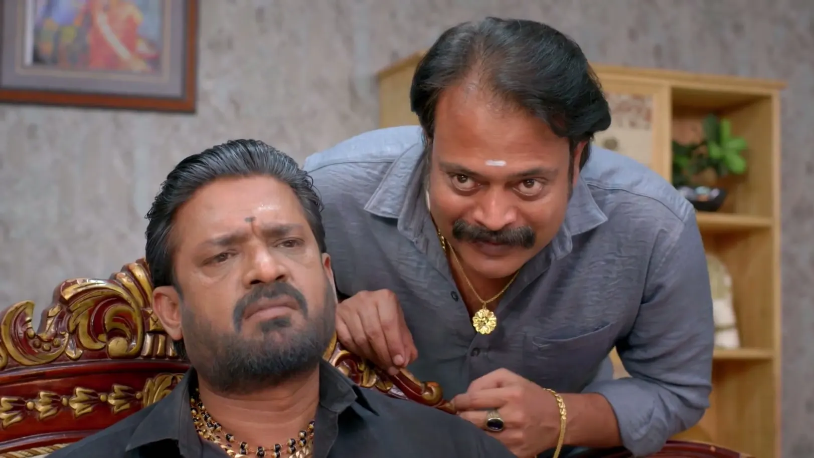 Thenmozhi Meets Kripakaran - Chinnan Siru Kiliye 