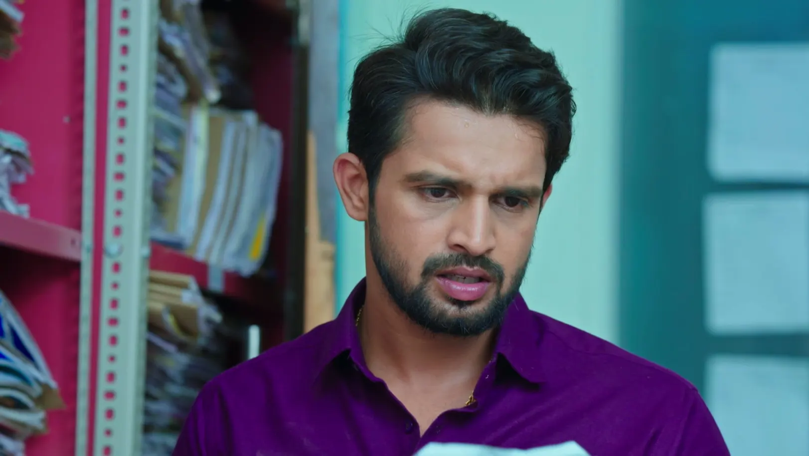 Karna Finds Bhuvaneshwari's Letter - Karna - Promo Karna Finds Bhuvaneshwari's Letter - Karna - Promo