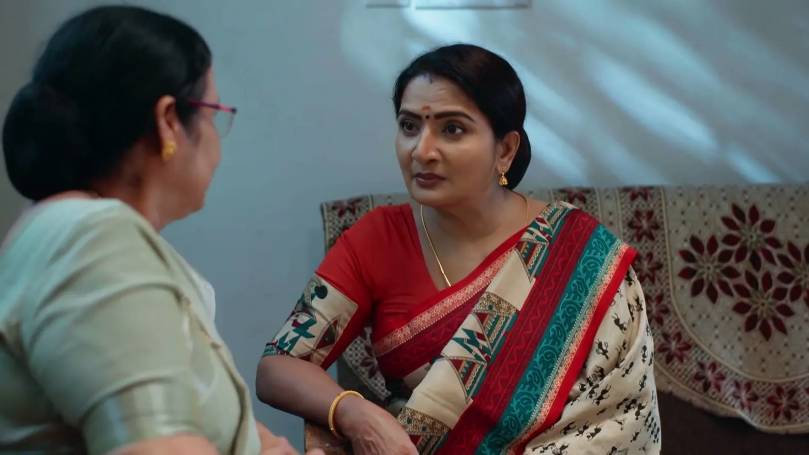 Jayabharathi Praises Radhika - Snehapoorvam Shyama Jayabharathi Praises Radhika - Snehapoorvam Shyama