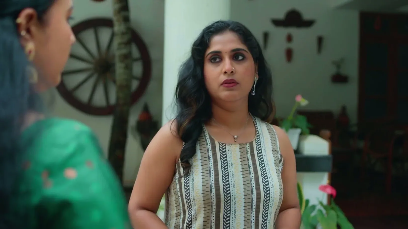 Urvashi Makes Surya Work - Snehapoorvam Shyama Urvashi Makes Surya Work - Snehapoorvam Shyama