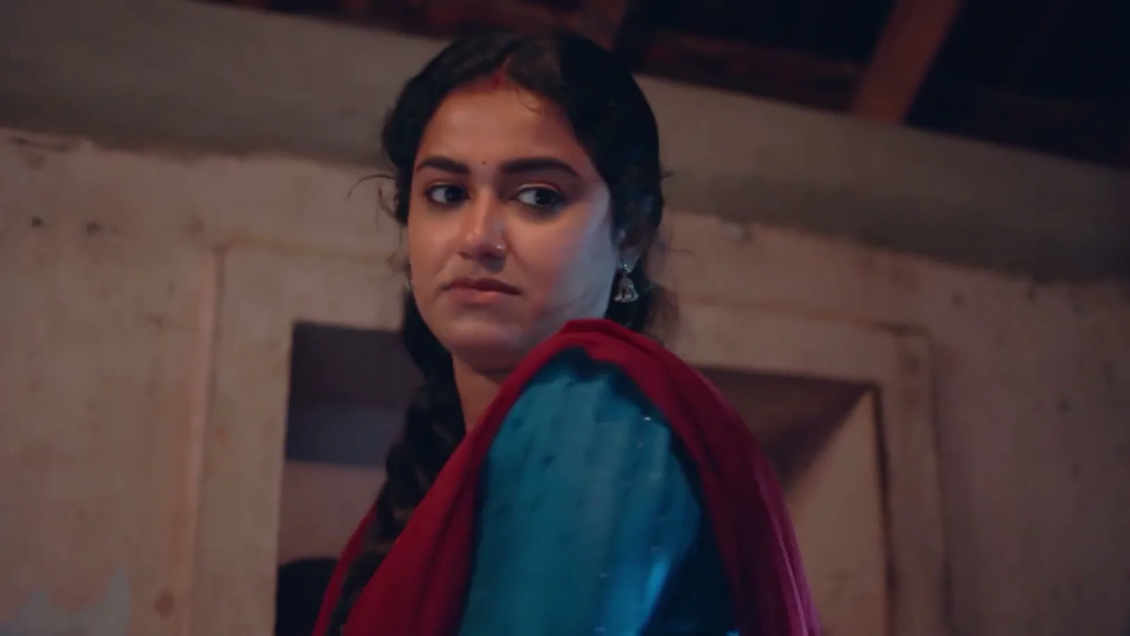 Radhika Boosts Varun's Morale - Snehapoorvam Shyama Radhika Boosts Varun's Morale - Snehapoorvam Shyama