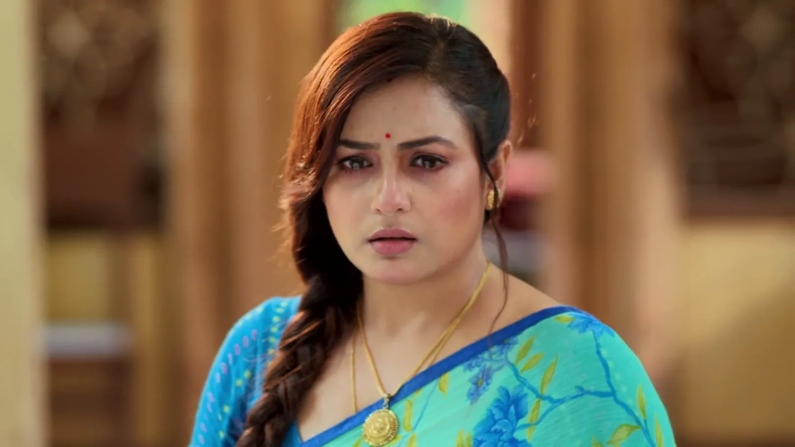 Lata Attempts to Oust the Adhikaris - Saat Pake Bandha Lata Attempts to Oust the Adhikaris - Saat Pake Bandha