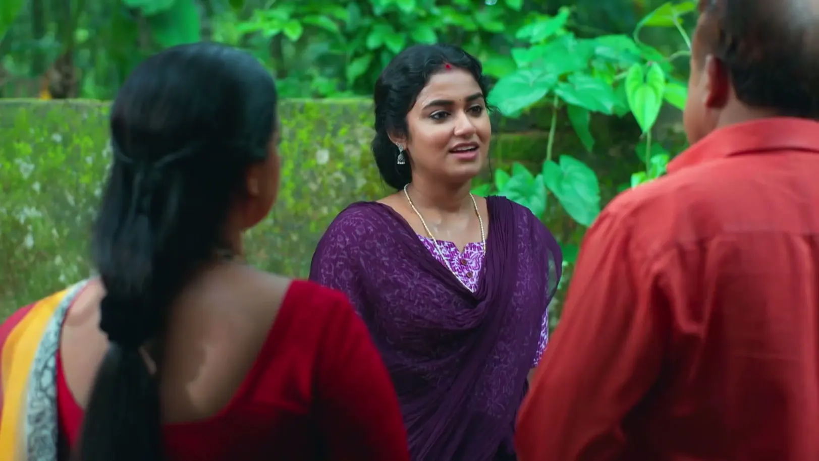 Radhika Assures Devanaryanan - Snehapoorvam Shyama Radhika Assures Devanaryanan - Snehapoorvam Shyama