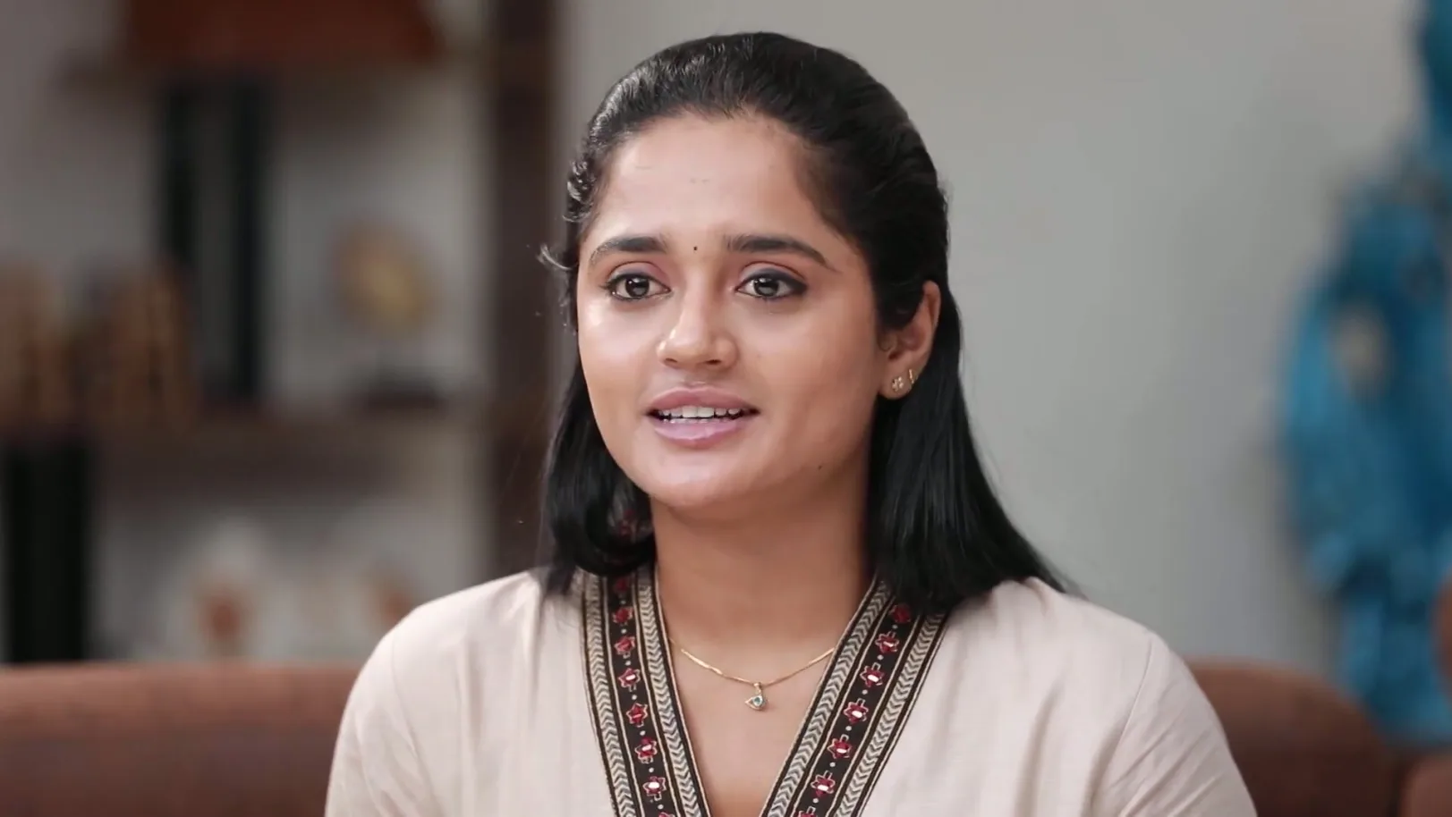 Varshini Praises the Dish Varshini Praises the Dish