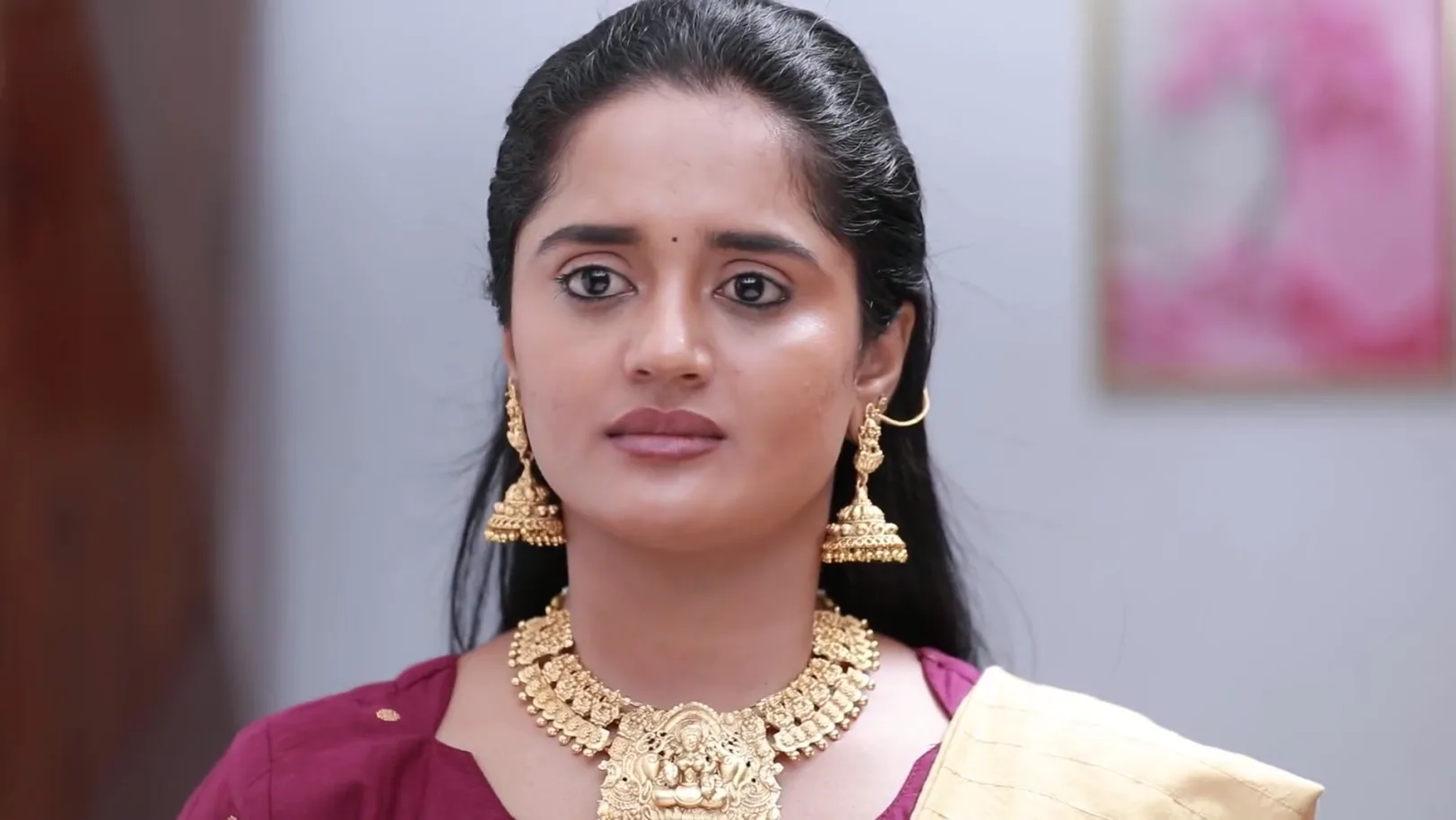 Prabhu Instigates Varshini - Isai Prabhu Instigates Varshini - Isai
