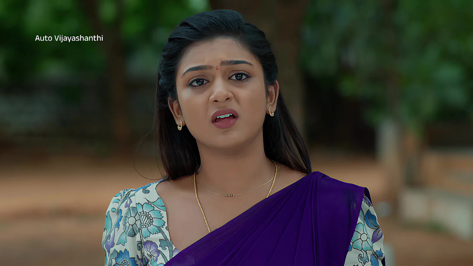 Annapurna and Vijayashanthi Stage a Fight - Auto Vijayashanthi - Promo