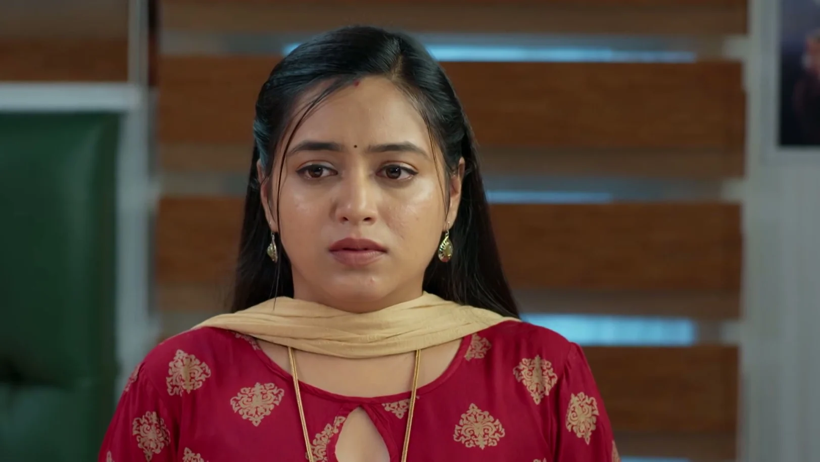 Rithika Suspects Ambika - Akale Rithika Suspects Ambika - Akale