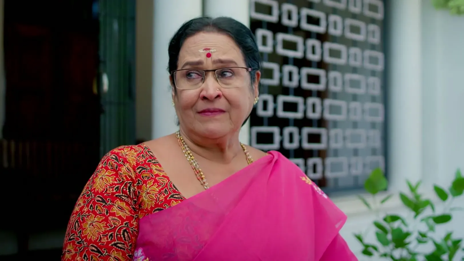 Devanarayanan Humiliates Muthassi - Snehapoorvam Shyama Devanarayanan Humiliates Muthassi - Snehapoorvam Shyama