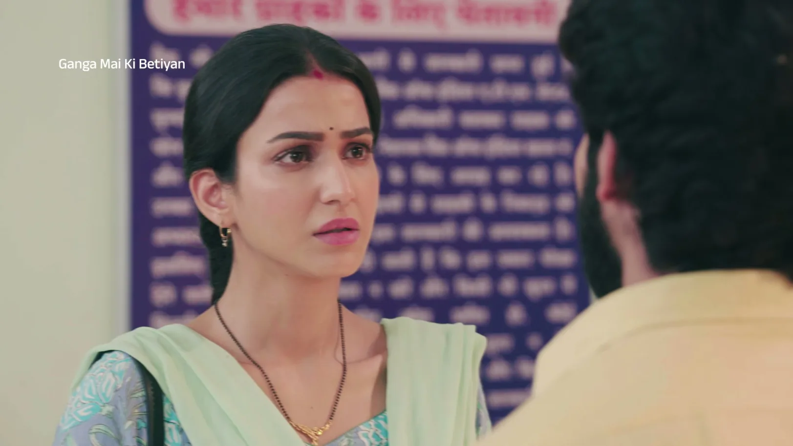 Sneha Learns Siddhu Is Illiterate - Ganga Mai Ki Betiyan - Promo Sneha Learns Siddhu Is Illiterate - Ganga Mai Ki Betiyan - Promo