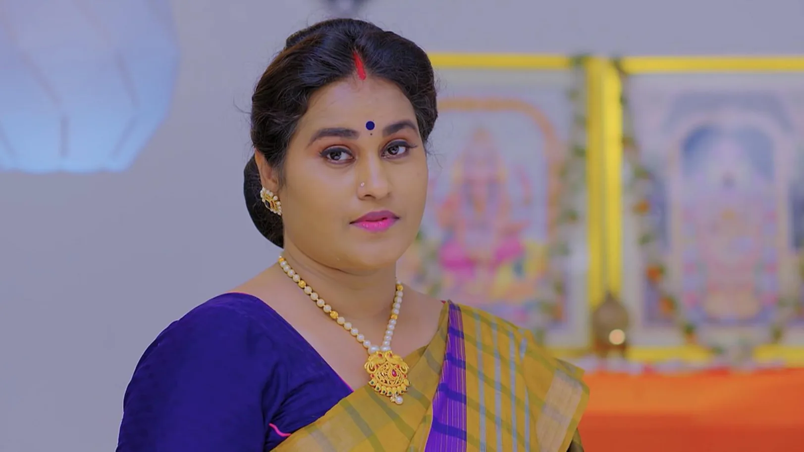 Ahalya's Talks Worry Tilottama | Trinayani 