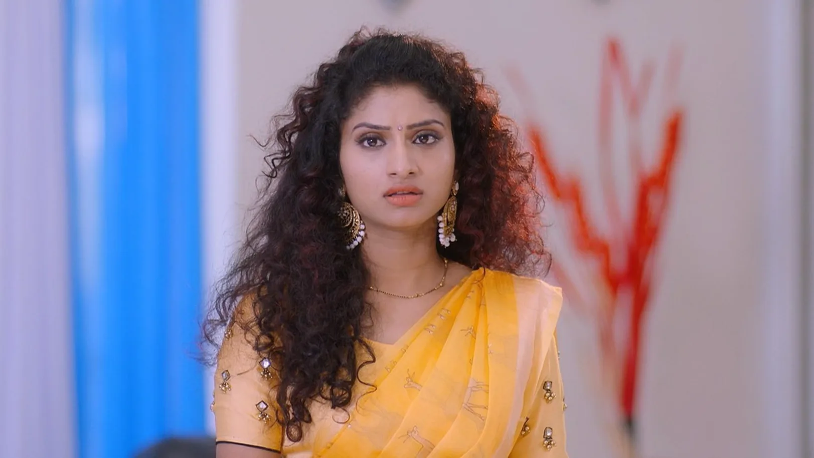 Ahalya Gives Trinayani a Gift 16th April 2021 Webisode