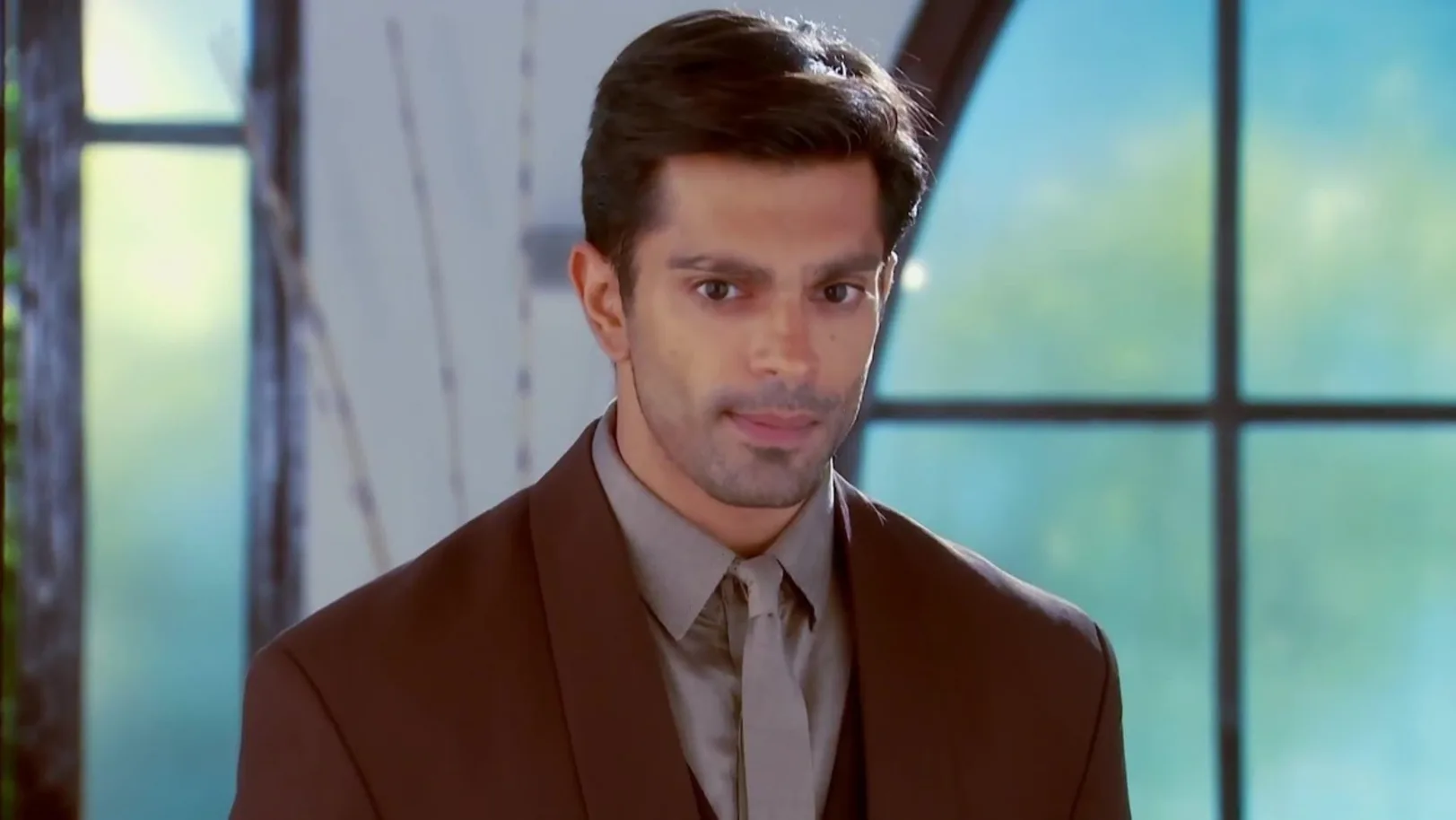 Ayaan's marriage begins a family feud - Qubool Hai 