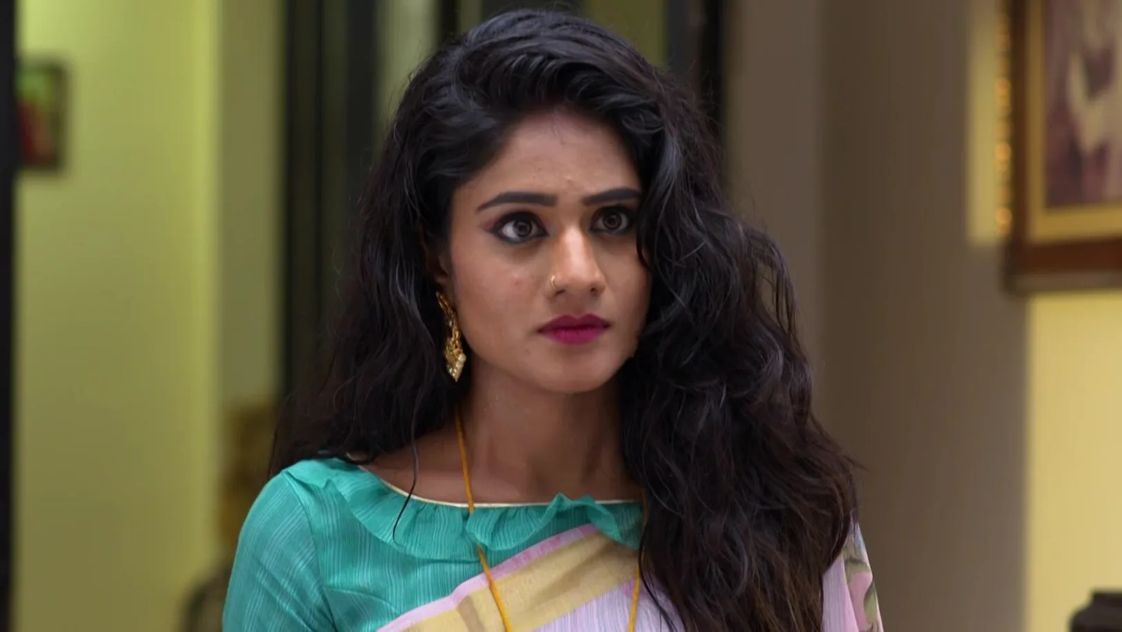 Aravind clicks Akshara’s picture 