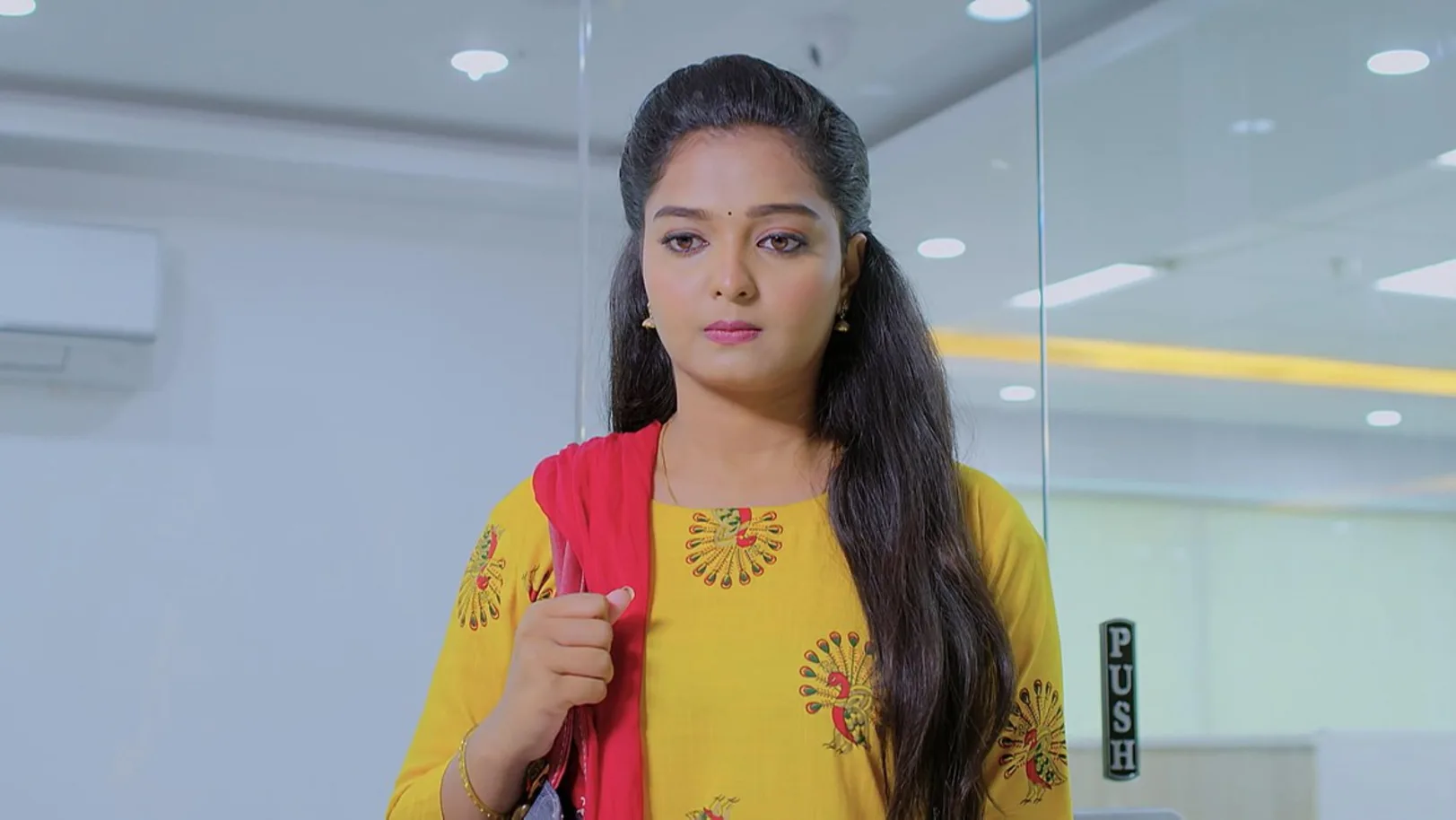 Anu goes to meet Meera - Prema Entha Madhuram 
