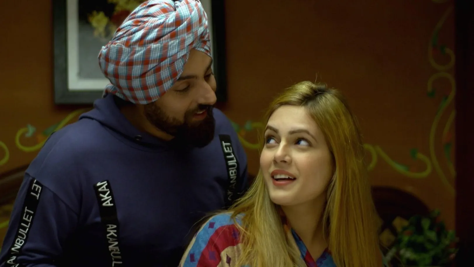 Emily begins learning Punjabi from Fauji - Vilayti Bhabhi Episode 15
