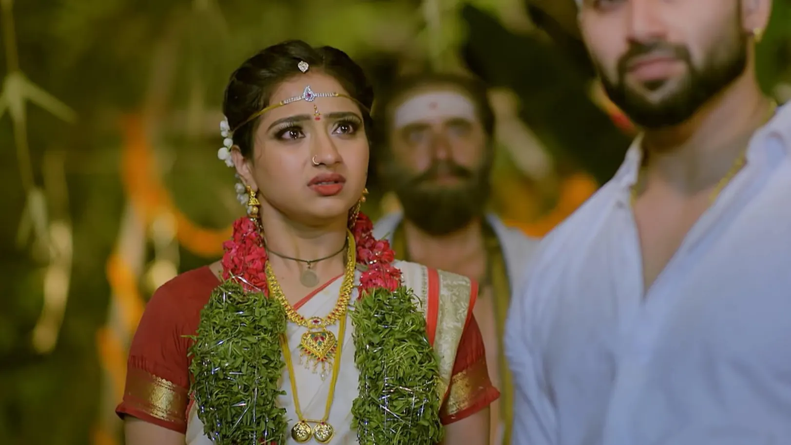 Trinayani is Shocked 1st April 2021 Webisode