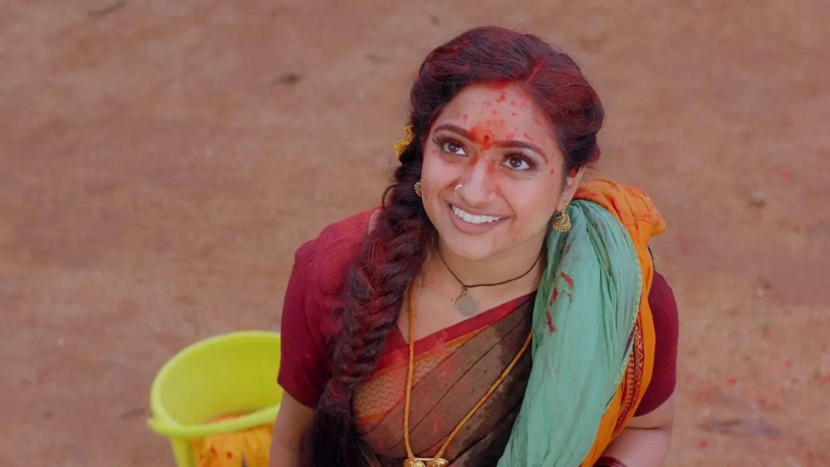 Vishal sprinkles vermillion on Nayani - Trinayani 