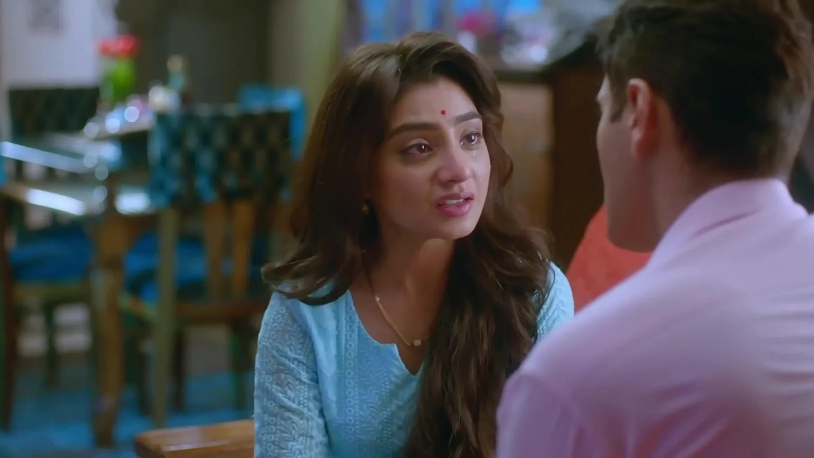 Shubhra gets emotional while talking to Kuldeep - Kyun Rishton Mein Katti Batti 