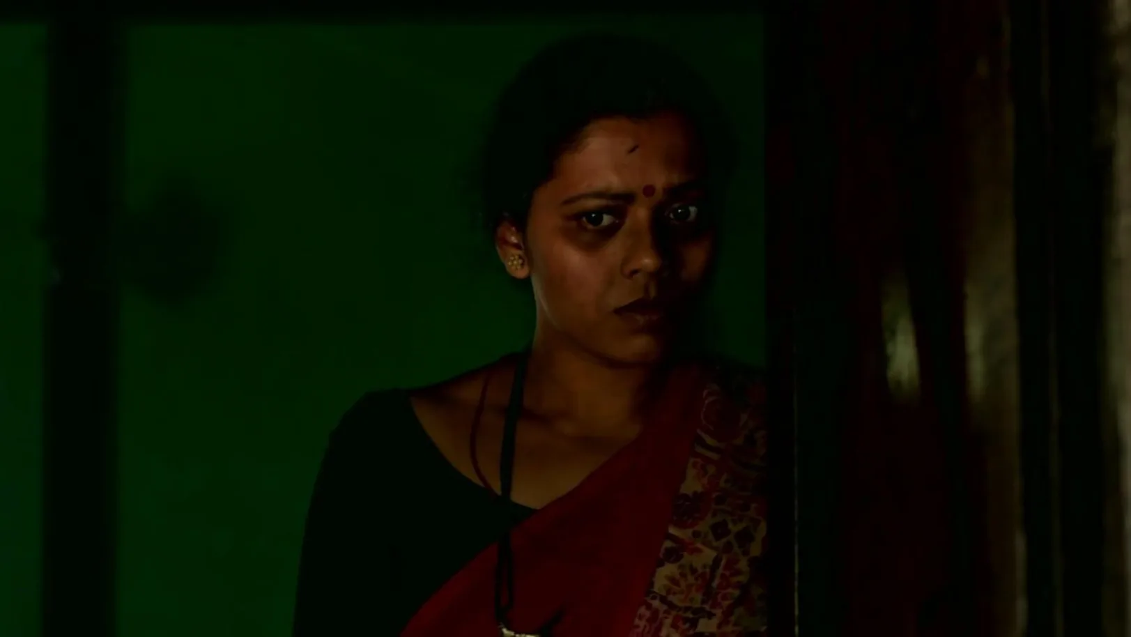 Sarita Sees Kaveri In Anna's Room 9th April 2021 Webisode