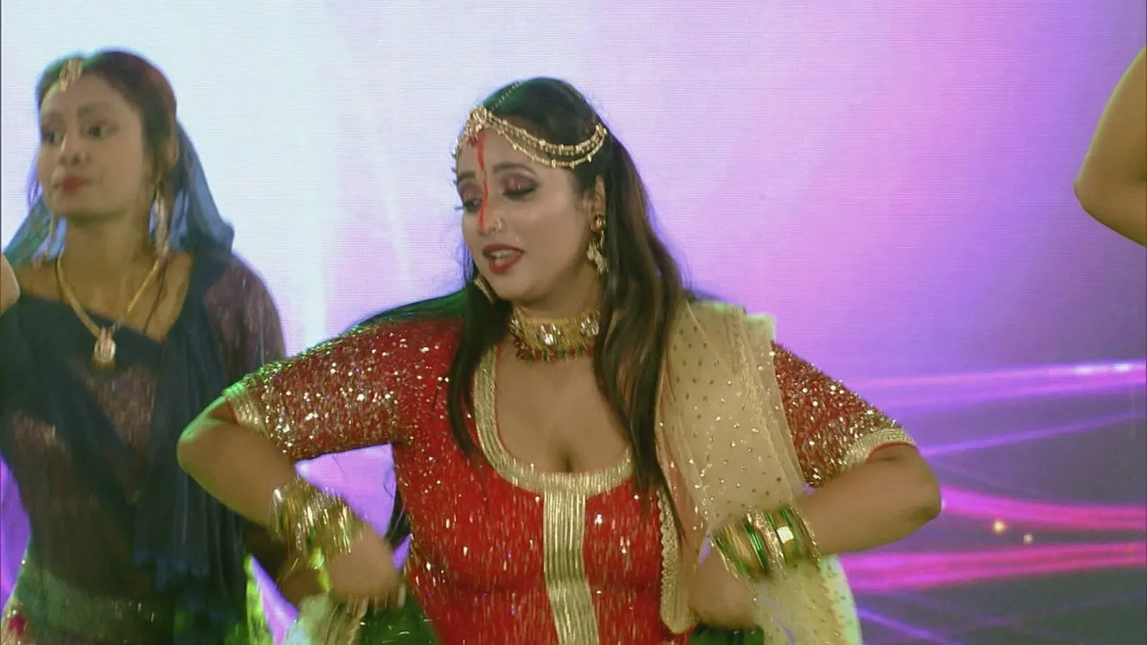 Rani Chatterjee's rocking performance 