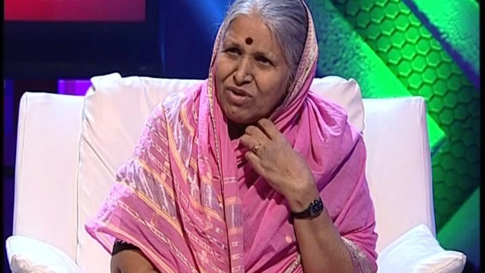 Vikram Gokhale and Sindhutai Sapkal are on the show 