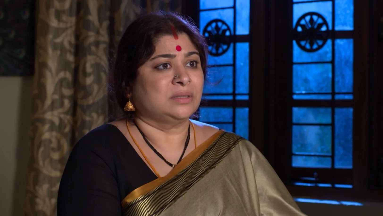 A drunk Aravind confronts Akshara - Radhamma Kuthuru 