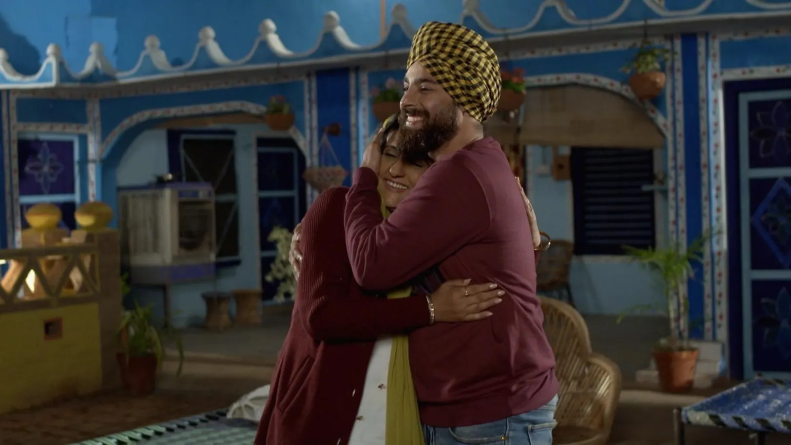 Sandy’s idea becomes a hit - Vilayti Bhabhi Episode 7