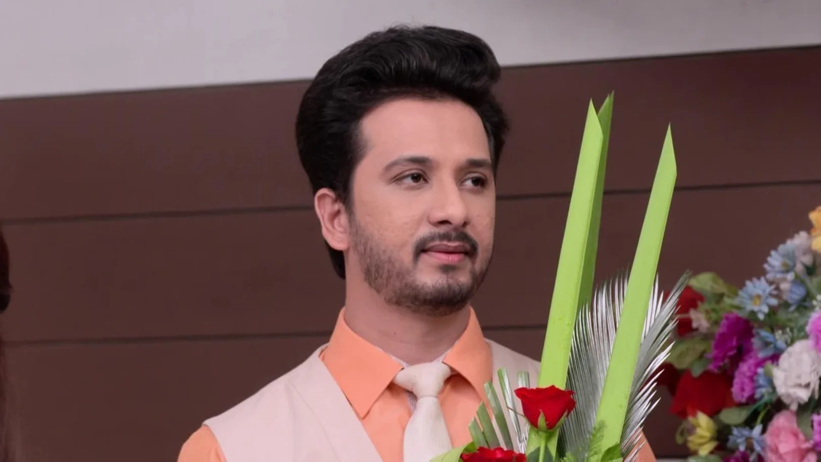 Gurunath Is Shocked to See Radhika as the Owner - Mazhya Navryachi Bayko Episode 630