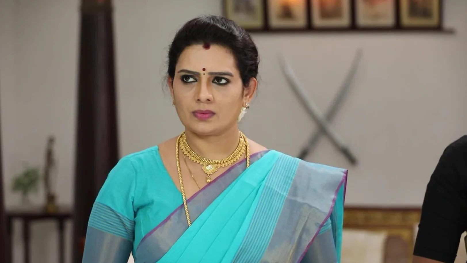 Maragadham blames Rasathi for all the bad happenings - Oru Oorula Oru Rajakumari Highlights 