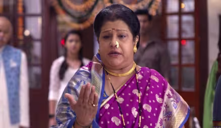 Aau Saheb evicts Anupriya and Kalyani from the house - Tujhse Hai Raabta