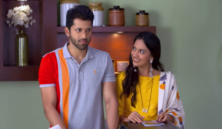 Shubhra buys a microwave - Agga Bai Sasubai