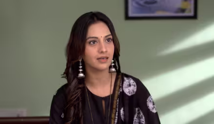 Pradnya to teach a recipe to Abhjit - Agga Bai Sasubai