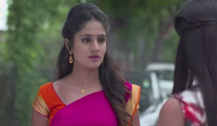 Akshara’s warning to Madhav - Radhamma Kuthuru