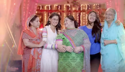 Aakash accepts his relationship with Rachna - Kumkum Bhagya