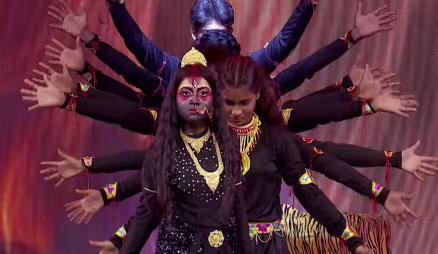 Mohini Wins Glowing Performer
