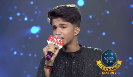 Fiza Steals the Show with 'Mizhiooram'
