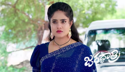 Jagadhatri and Kedar Tackle Vamsi's Bullying