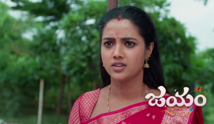 Ganga Saves Sudha from Drowning