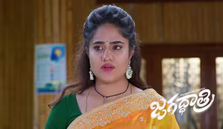 Jagadhatri Protects the File from Meenan and Yuvaraj