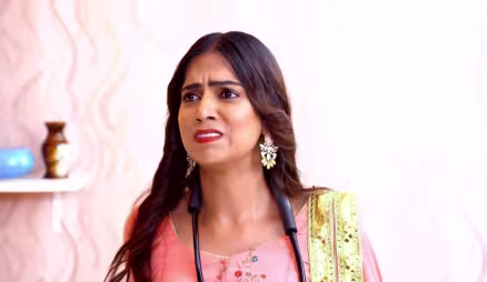 Gulabo Gives Away Baldev’s Laptop