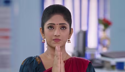 Bommi Disapproves of Tammanna's Conduct