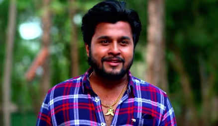 Sharada Serves Food to Anoop
