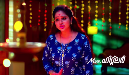 Avinash Gives 'Vishukodi' to Priya