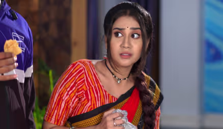 Vicky Arrives at Siddharth's House