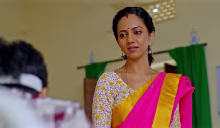 Ashok and Yashoda Talk to Gayatri and Manoj