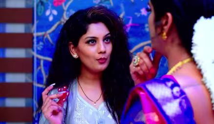 Urmila Spews Hurtful Words at Ajay