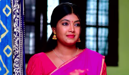 Vaidehi Brings Food for Devan