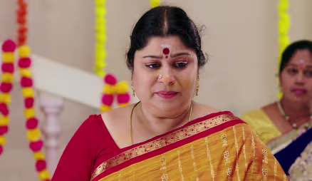 Kanakaratnam Slaps Selvi